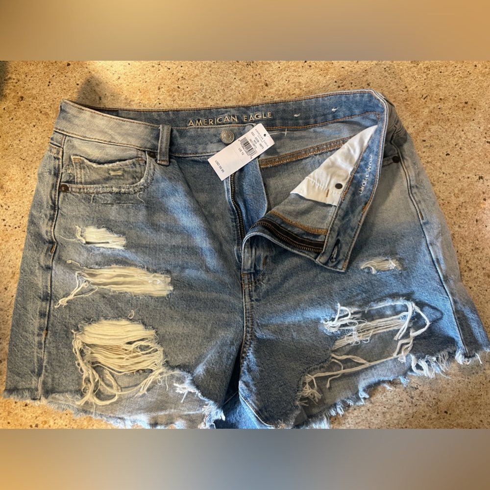 NWT American Eagle mom jeans size 12